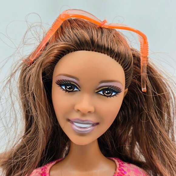 2009 Mattel Fashionista Artsy Nikki AA Barbie Doll African American R9883-0572 - Picture 2 of 16